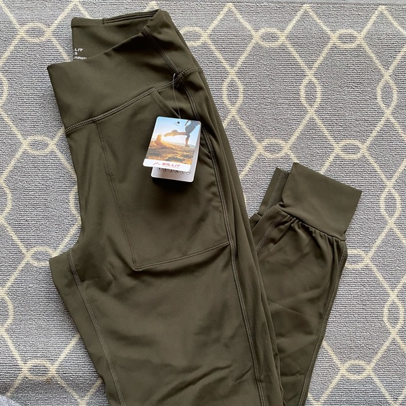 NWT olive green joggers. - Picture 1 of 3